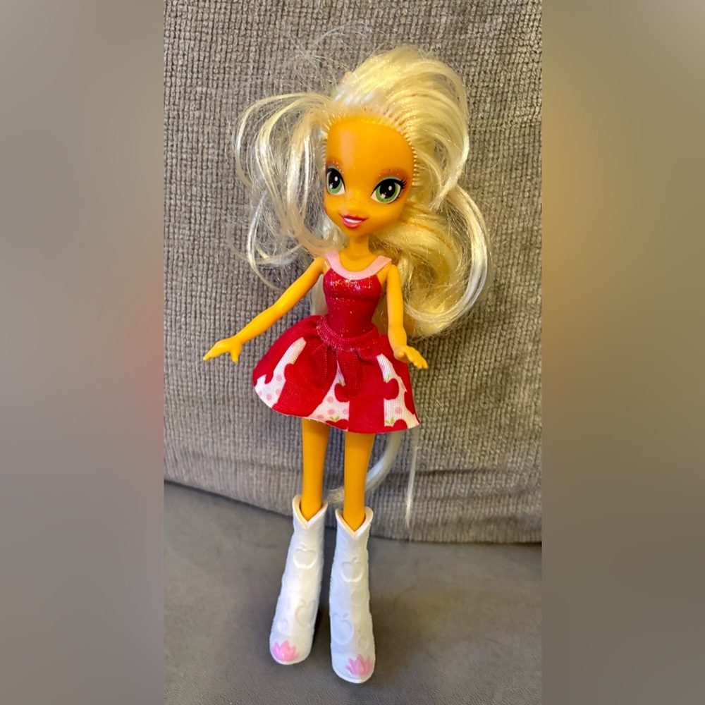 My Little Pony - Equestria Girls - Pep Rally AppleJack - Rainbow Rocks 2013